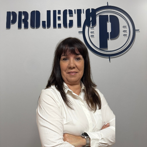 Paula Pereira, membro da equipa do ProjectoP, empresa de contabilidade na Moita, especializada no acompanhamento próximo aos clientes.
